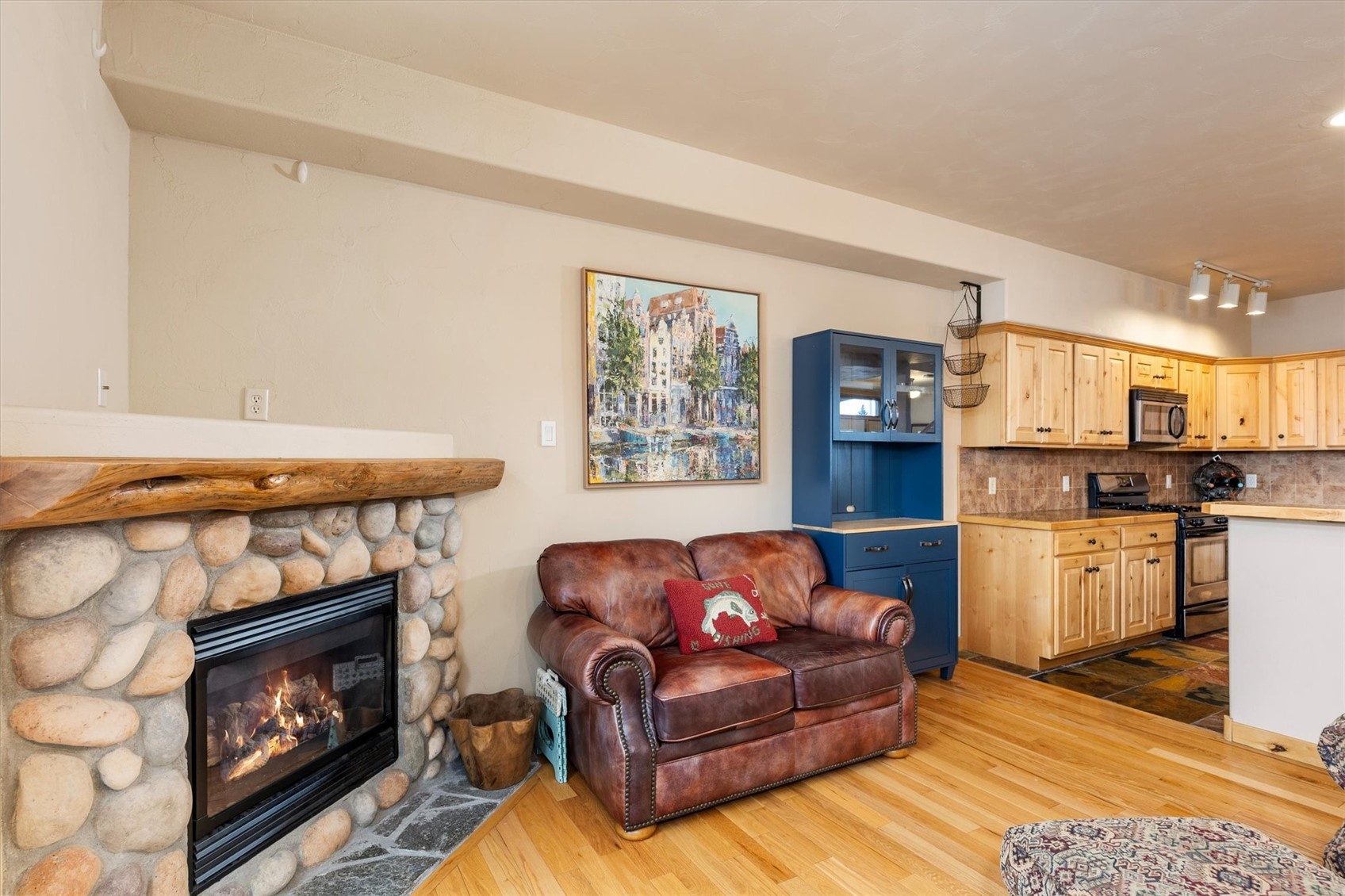 350 Parkview DRIVE 28