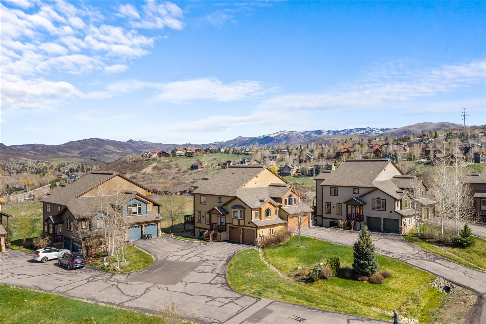 350 Parkview DRIVE 28