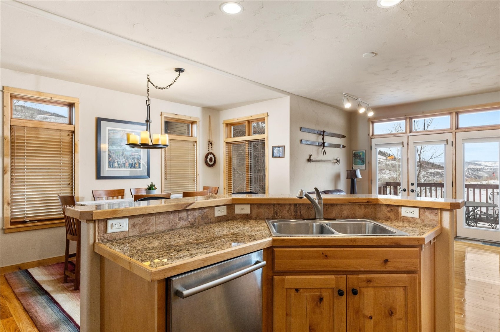 350 Parkview DRIVE 28