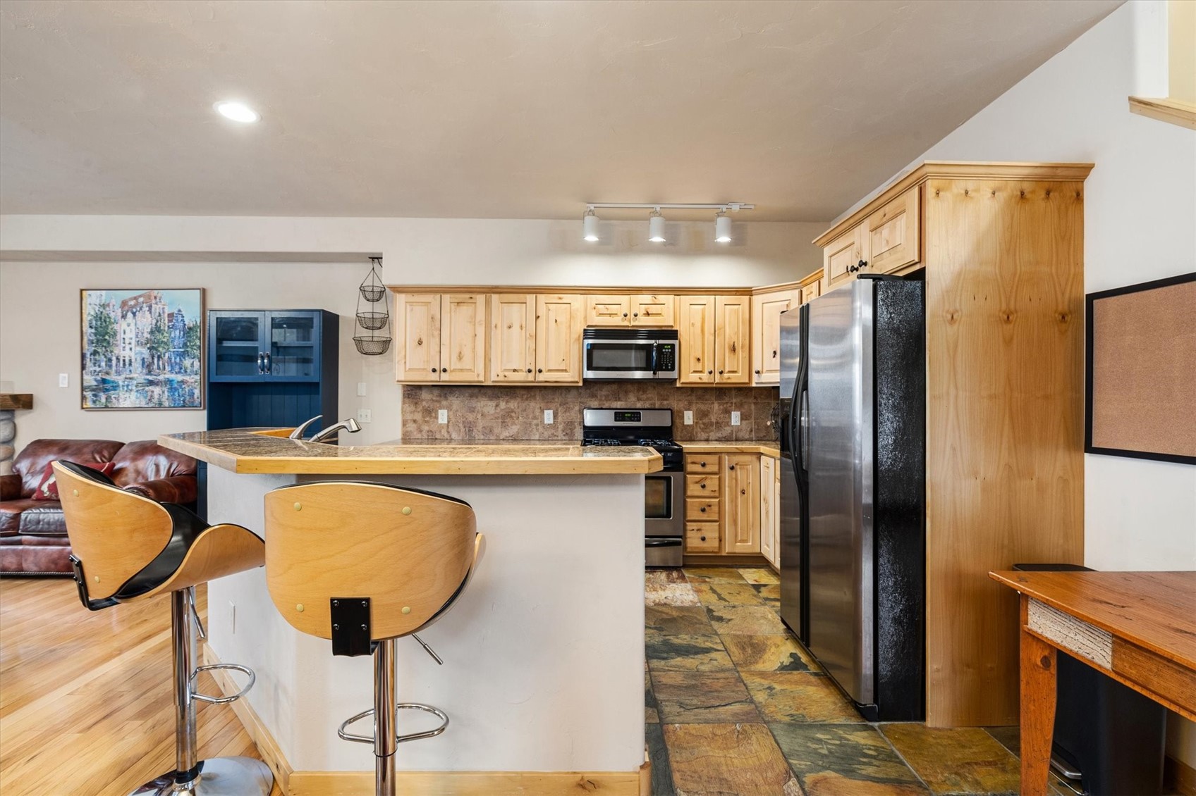 350 Parkview DRIVE 28