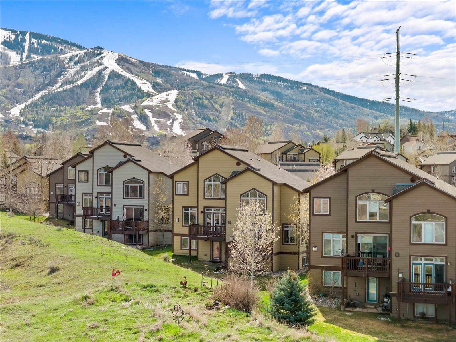 350 Parkview DRIVE 28