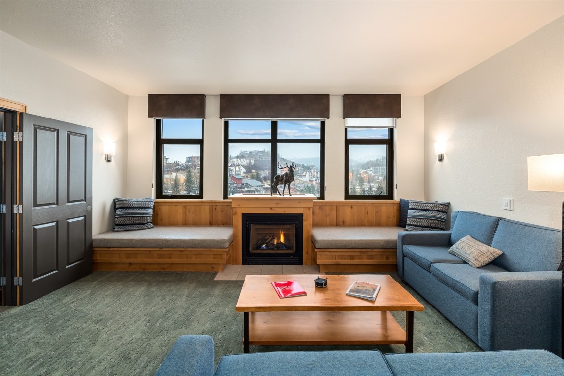 2300 Mount Werner CIRCLE 617/618