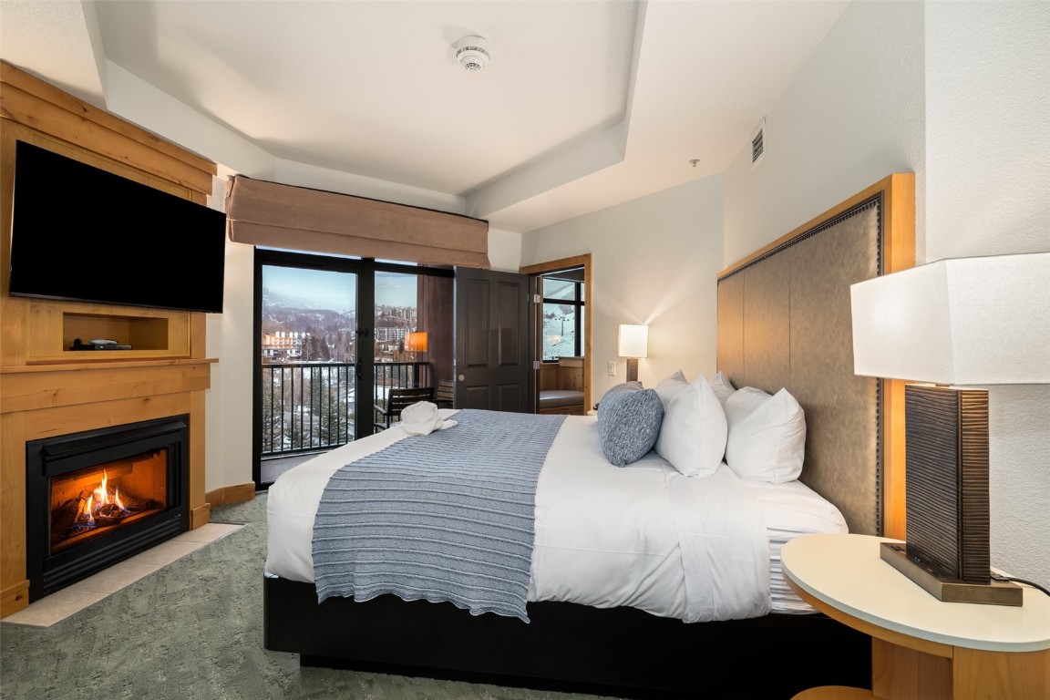 2300 Mount Werner CIRCLE 617/618