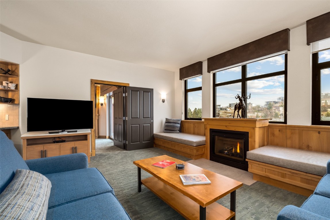 2300 Mount Werner CIRCLE 617/618