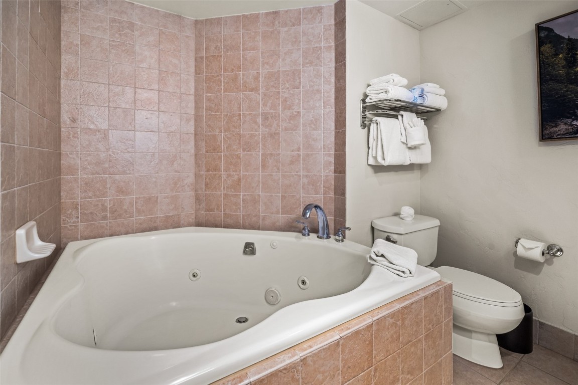 2300 Mount Werner CIRCLE 617/618