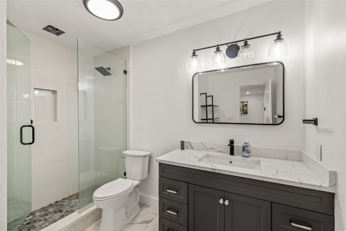 1375 Walton Creek ROAD 7