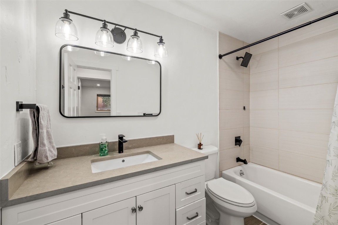 1375 Walton Creek ROAD 7