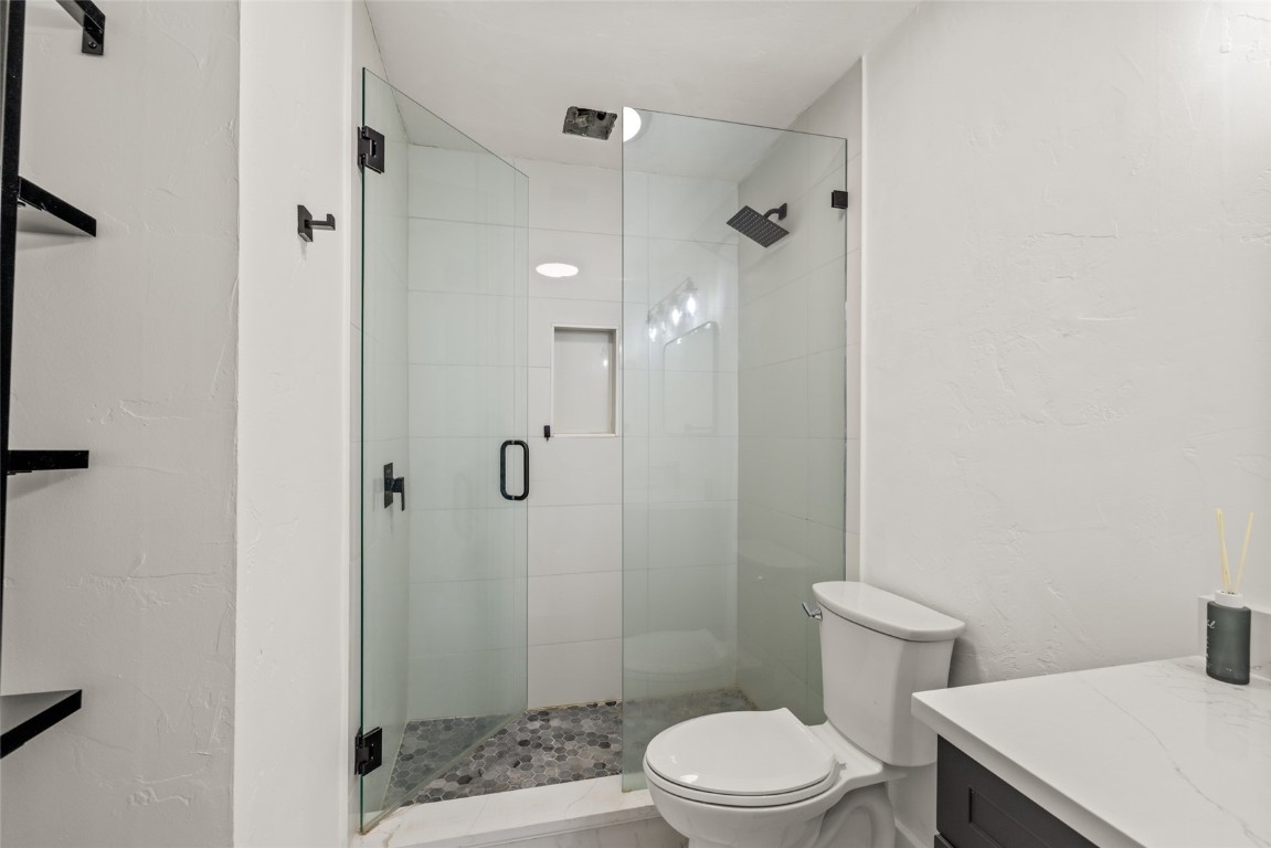 1375 Walton Creek ROAD 7