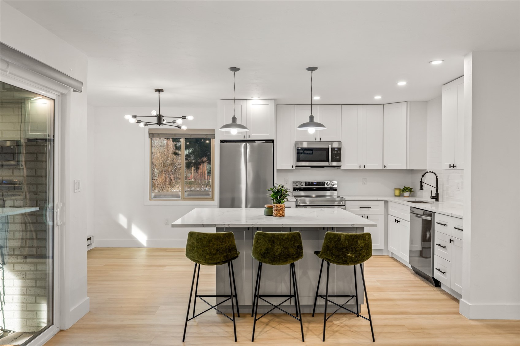 1375 Walton Creek ROAD 7