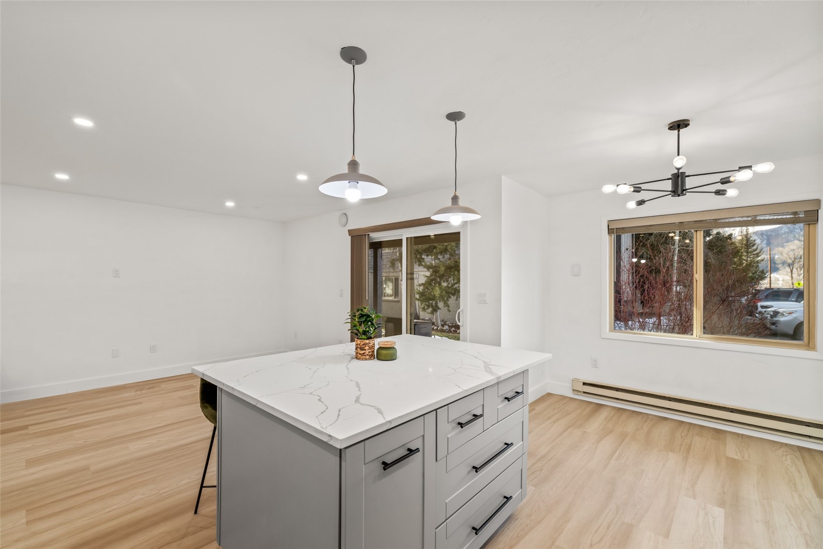 1375 Walton Creek ROAD 7