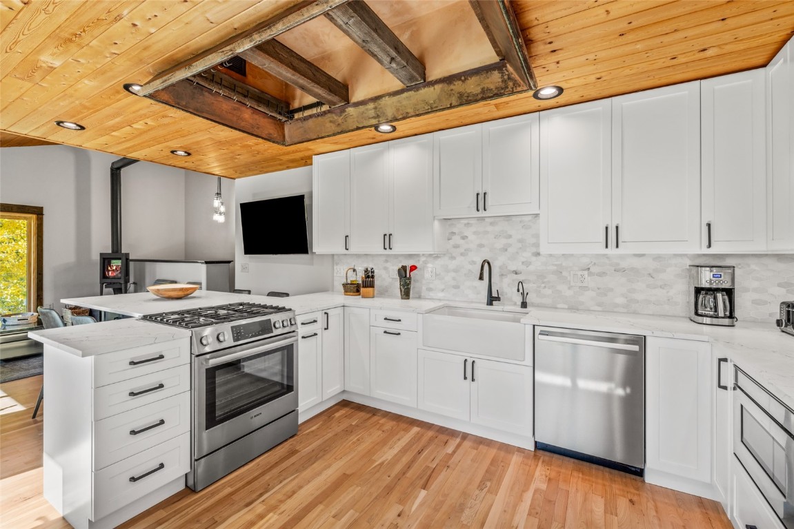 795 Spring Creek CIRCLE