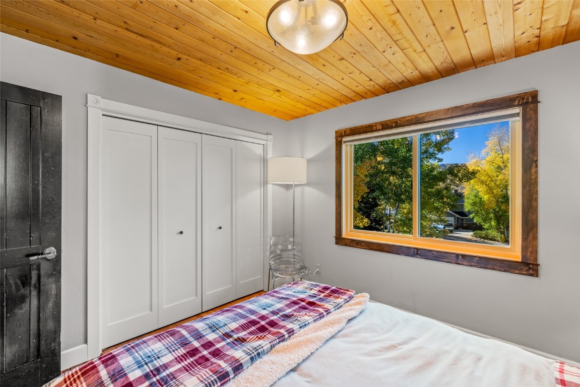 795 Spring Creek CIRCLE