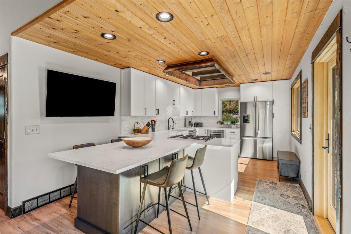 795 Spring Creek CIRCLE