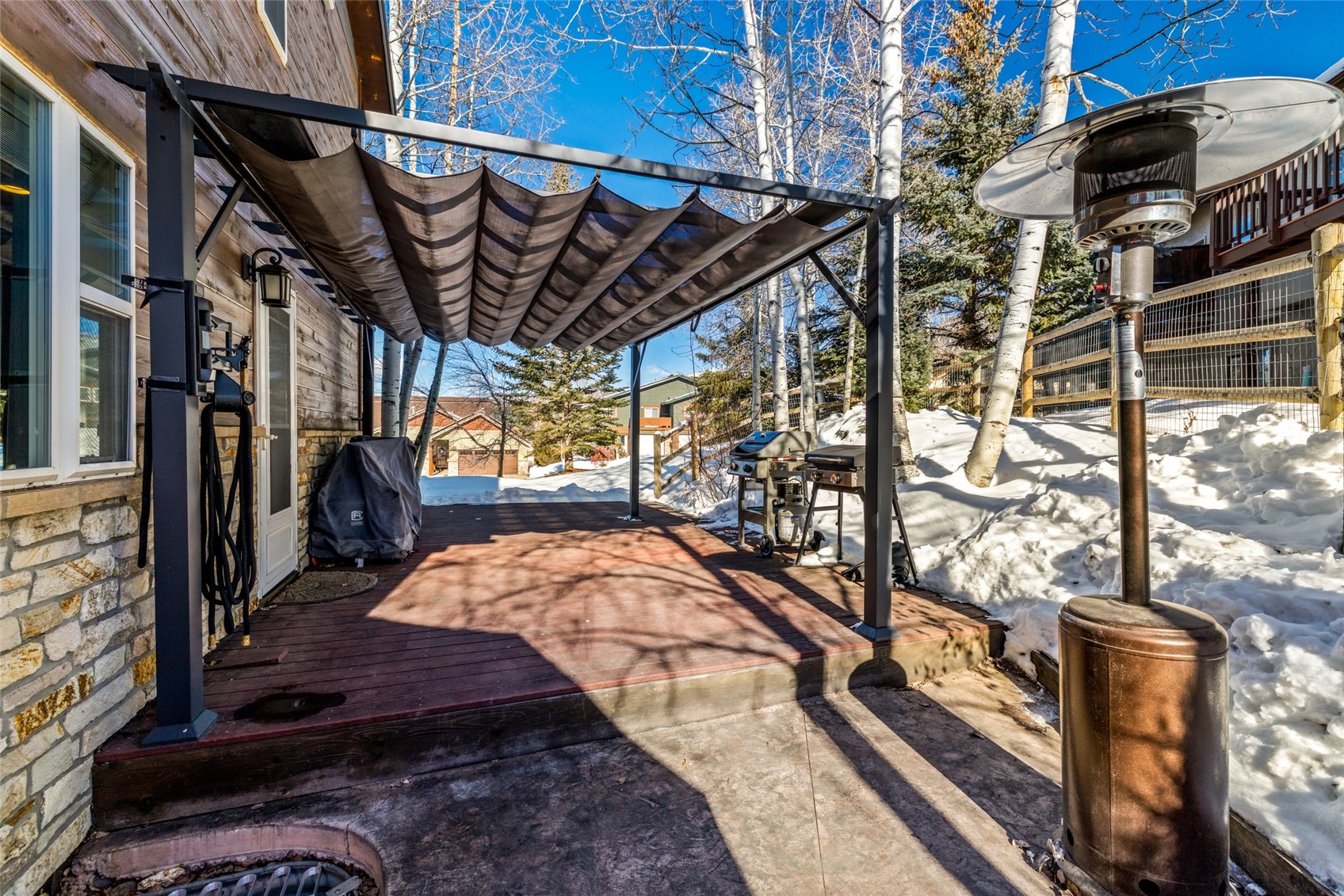 1805 Hunters DRIVE
