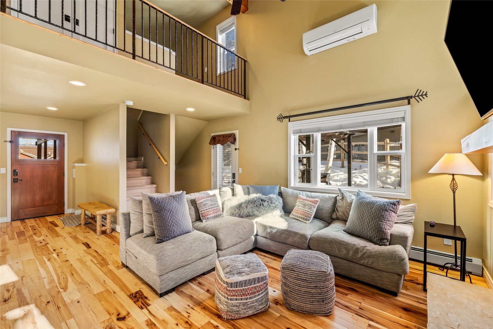 1805 Hunters DRIVE