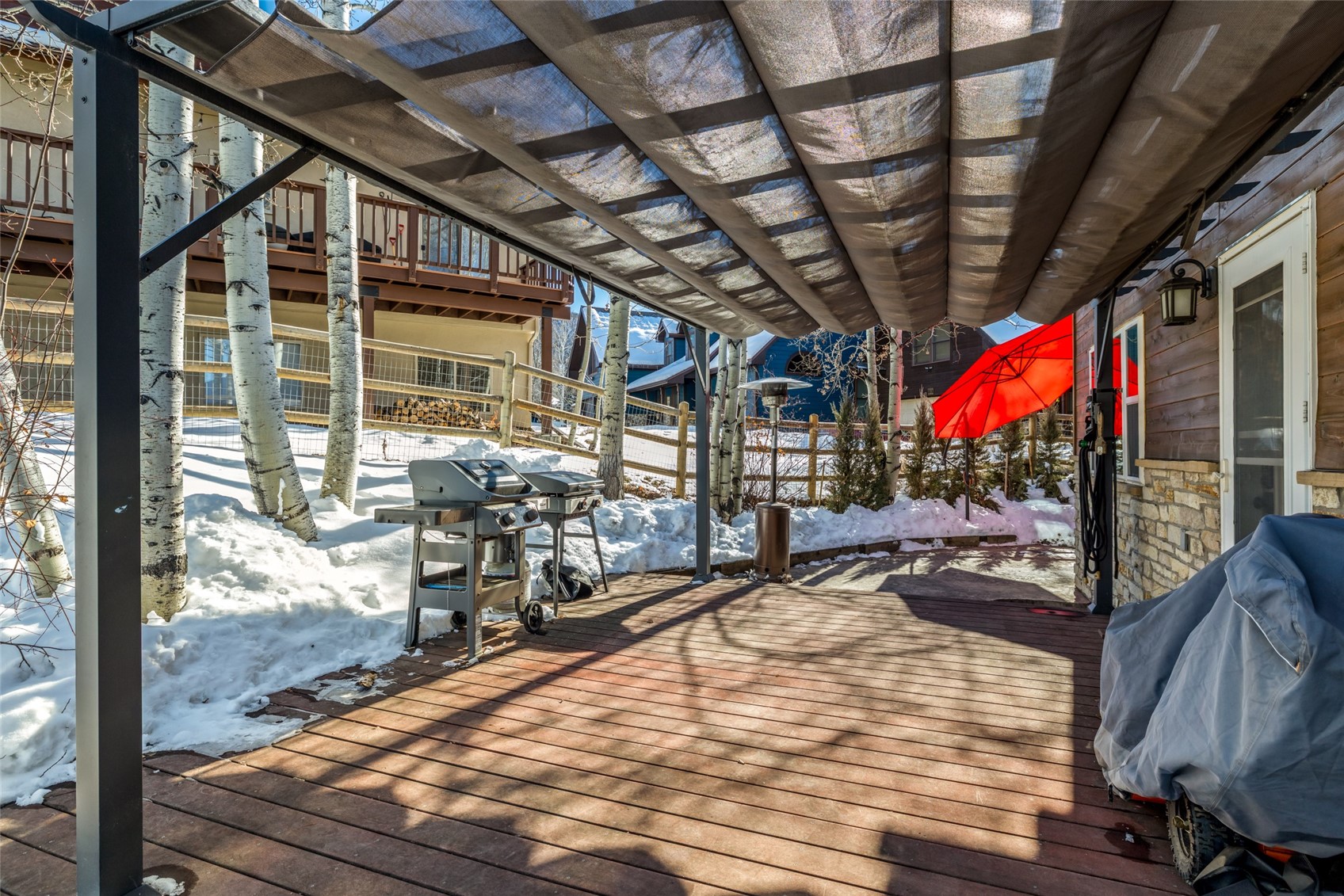 1805 Hunters DRIVE
