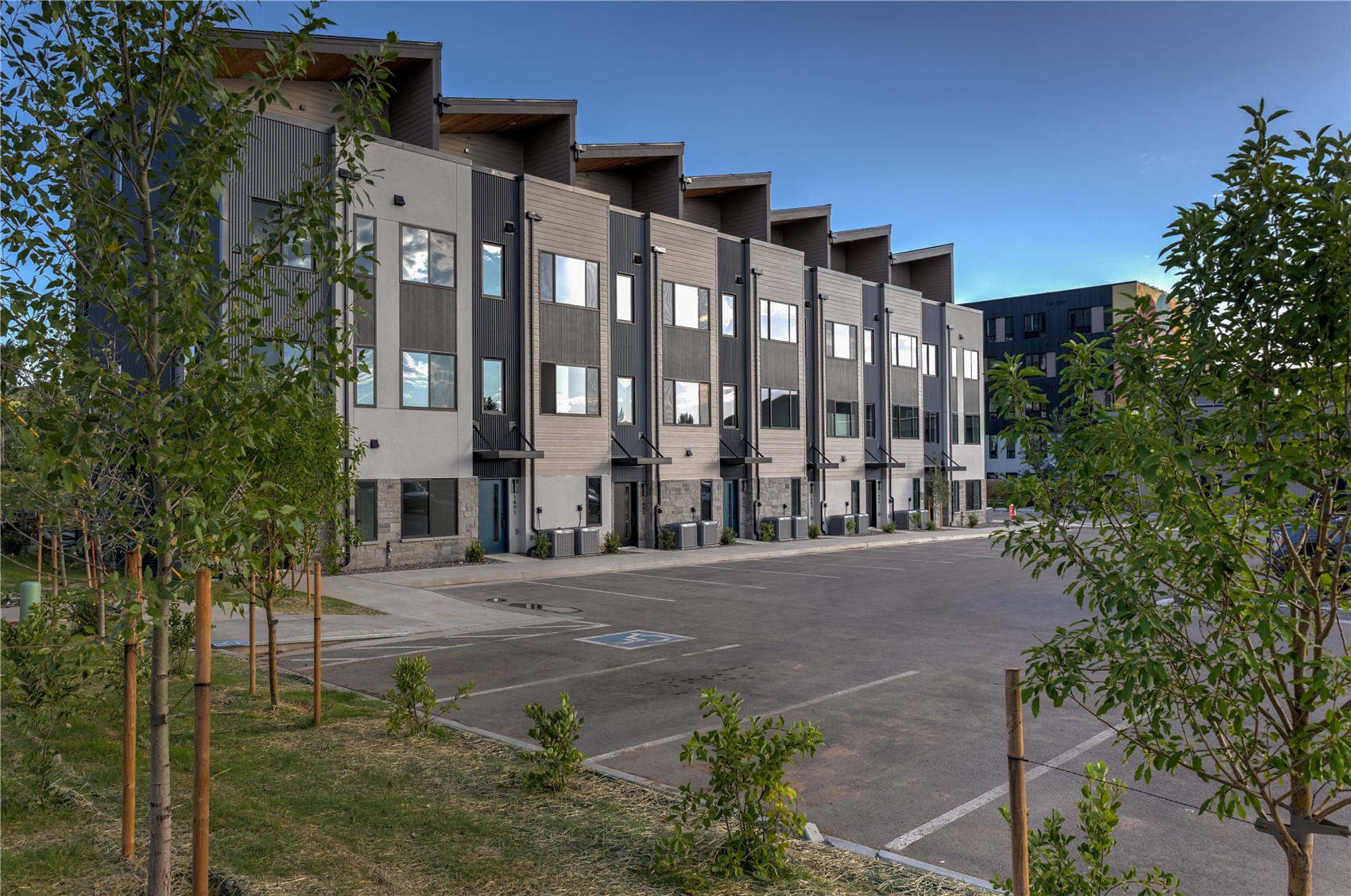 1859 Luna Lane 6