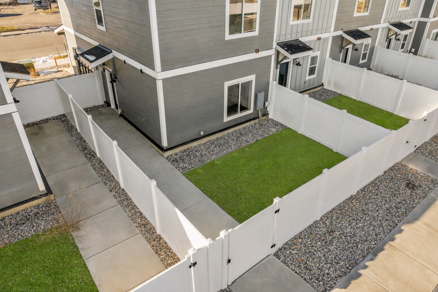 767 Russell STREET -