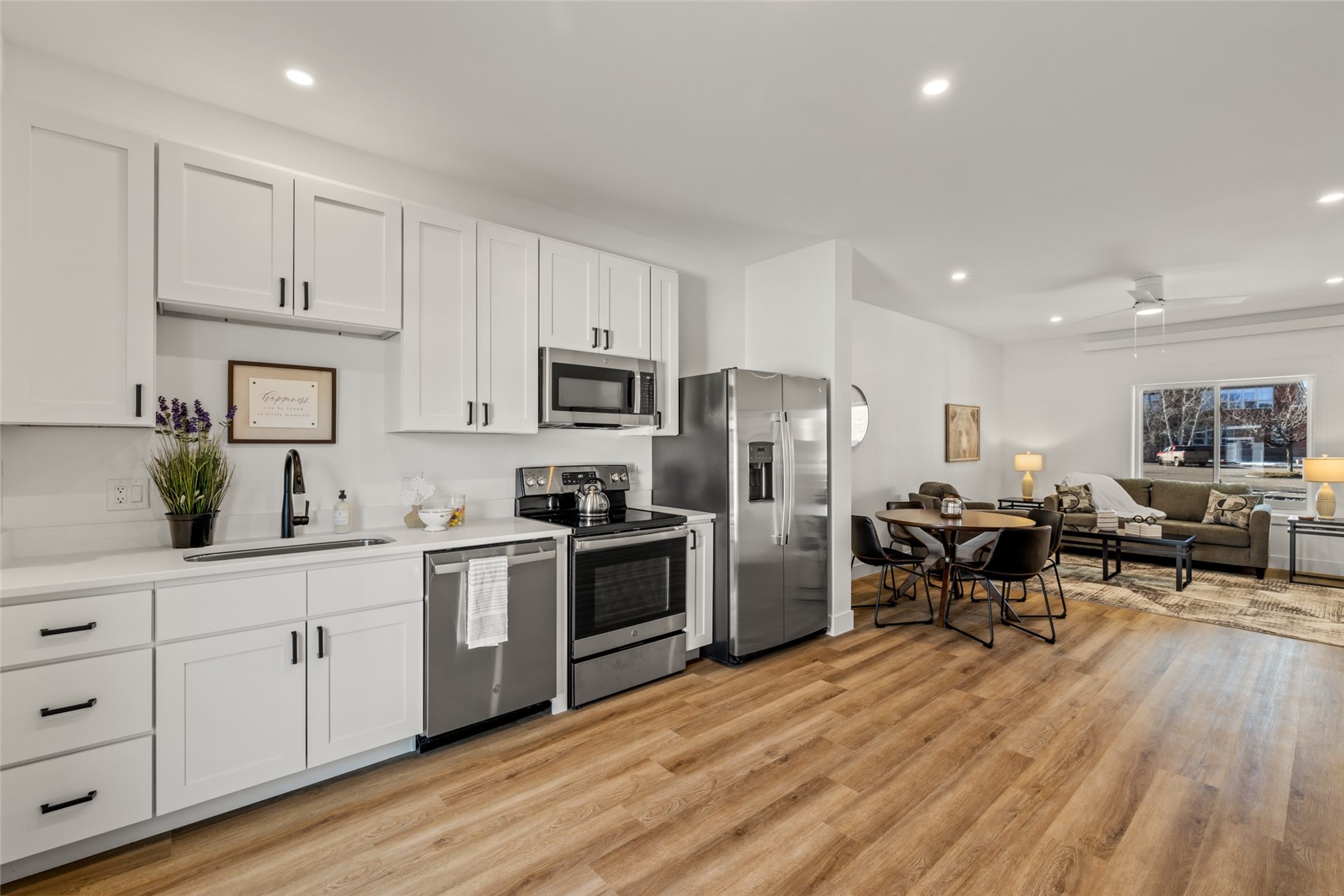 763 Russell STREET -