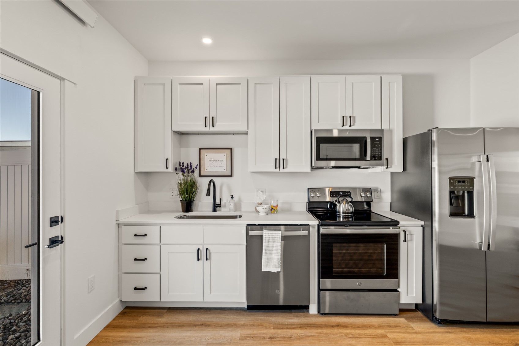 763 Russell STREET -