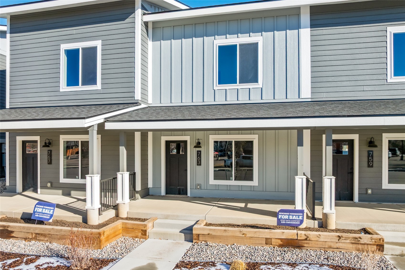 763 Russell STREET -