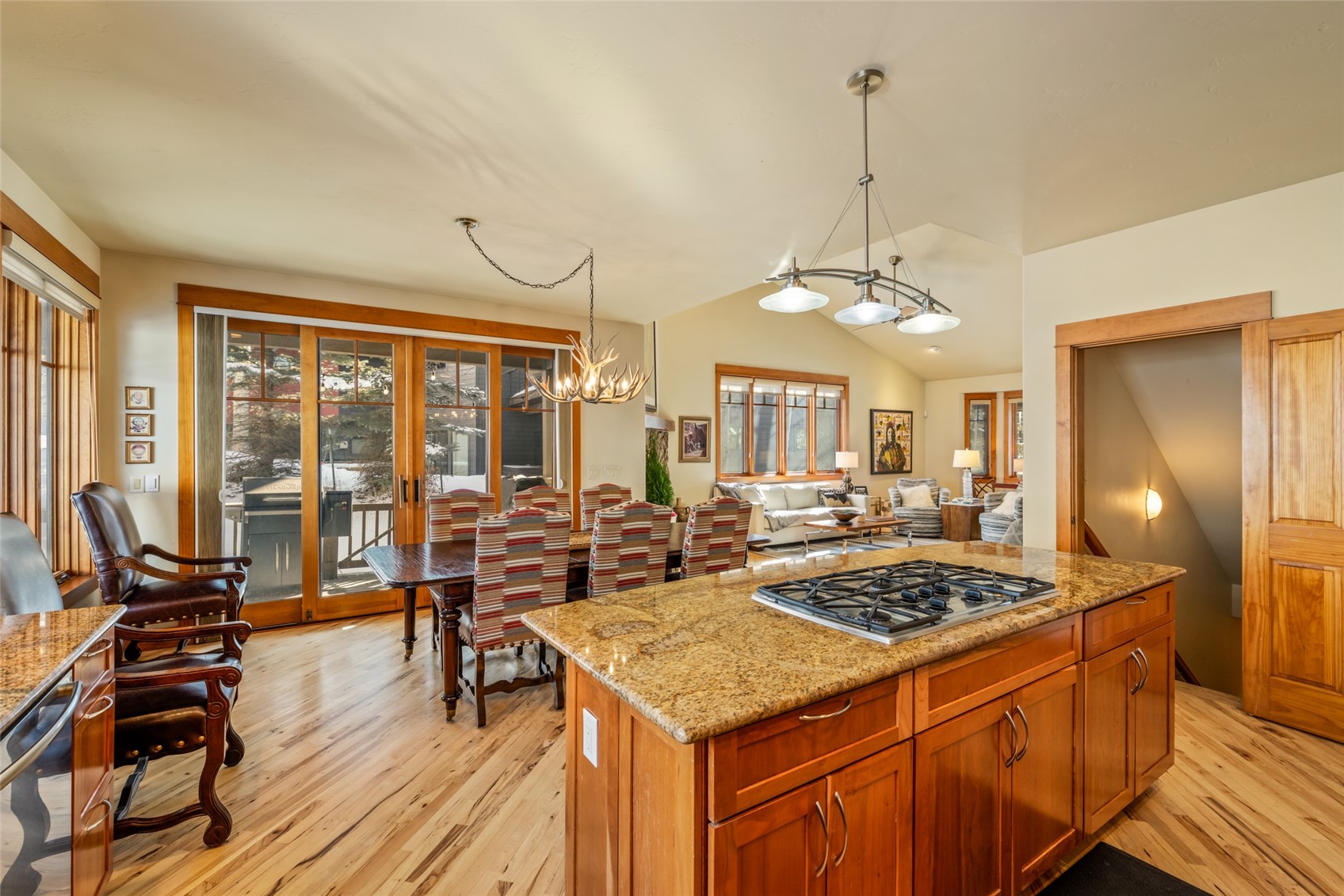 1462 Clubhouse DRIVE