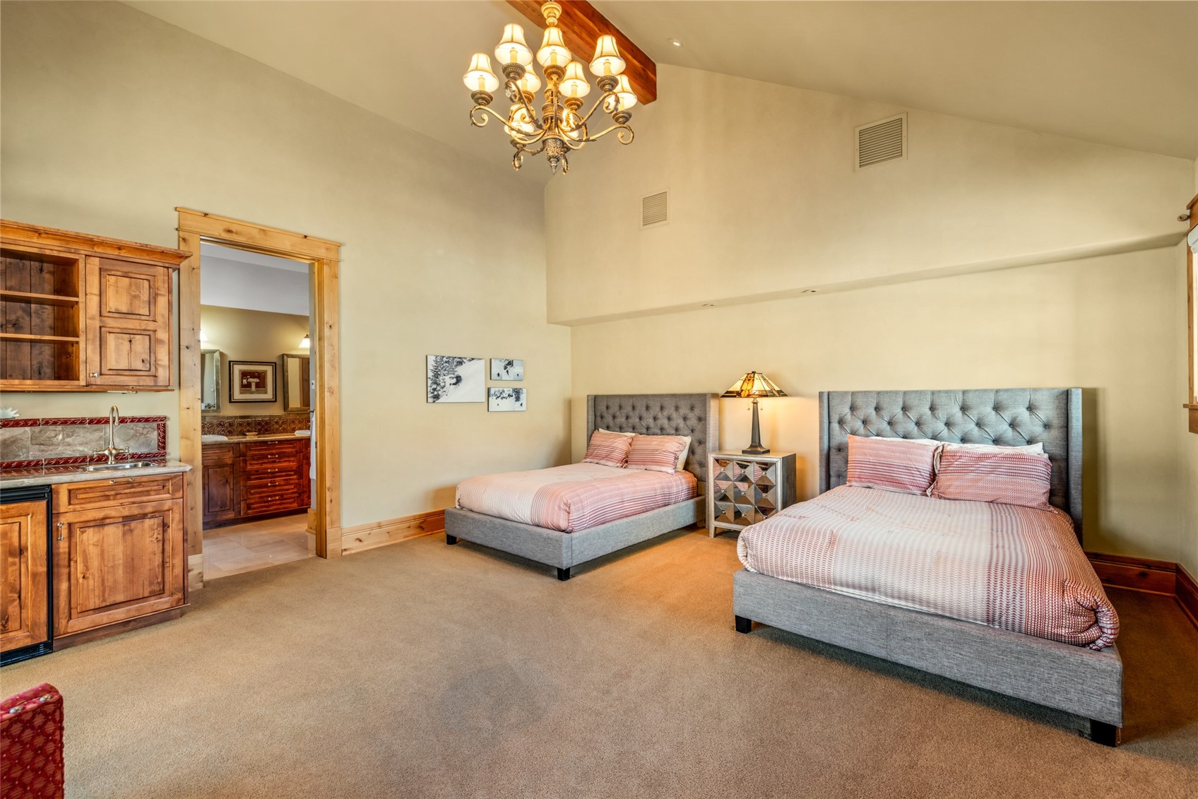 33800 Catamount DRIVE