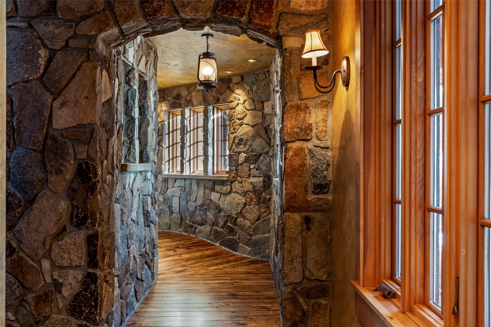 33800 Catamount DRIVE