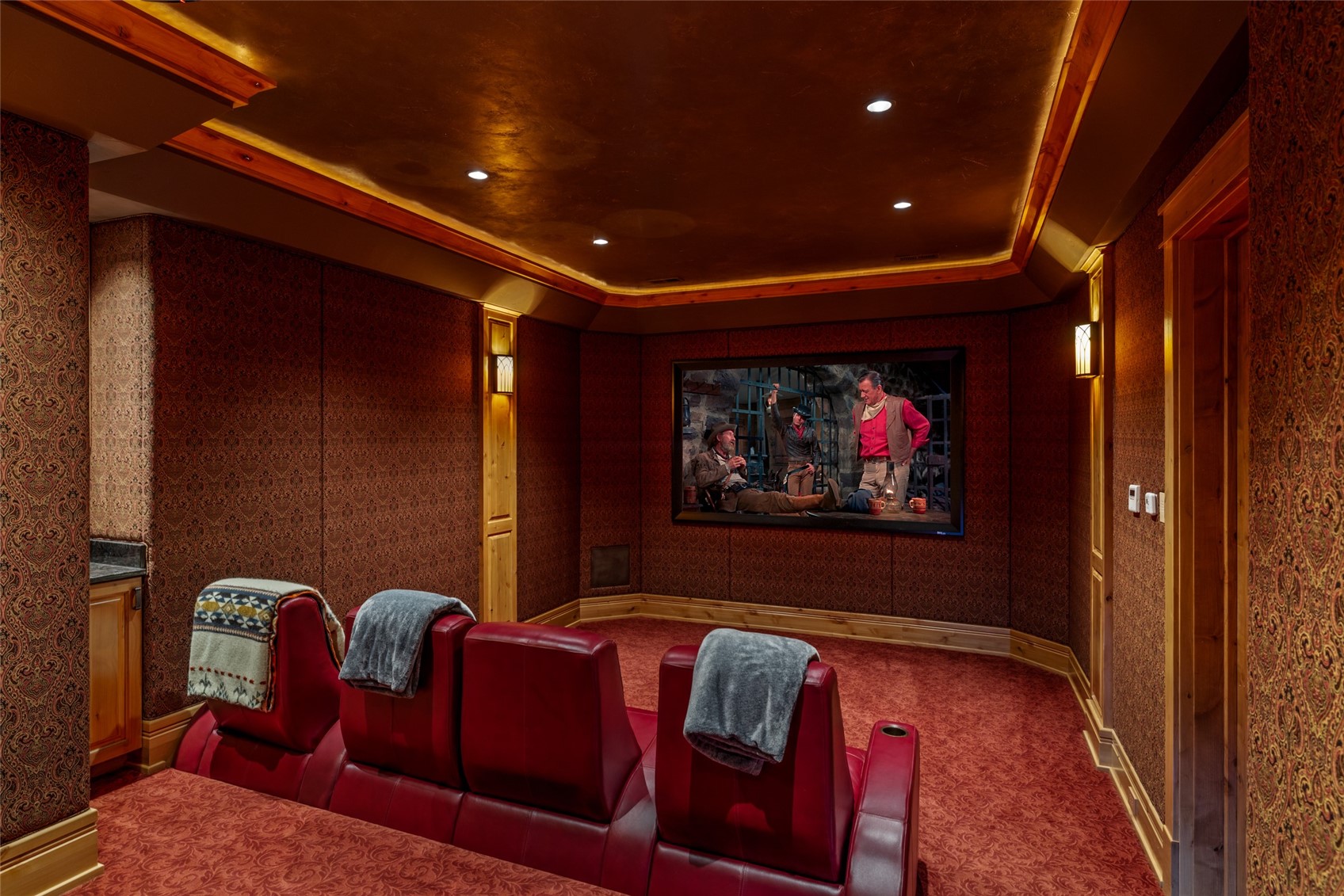 33800 Catamount DRIVE