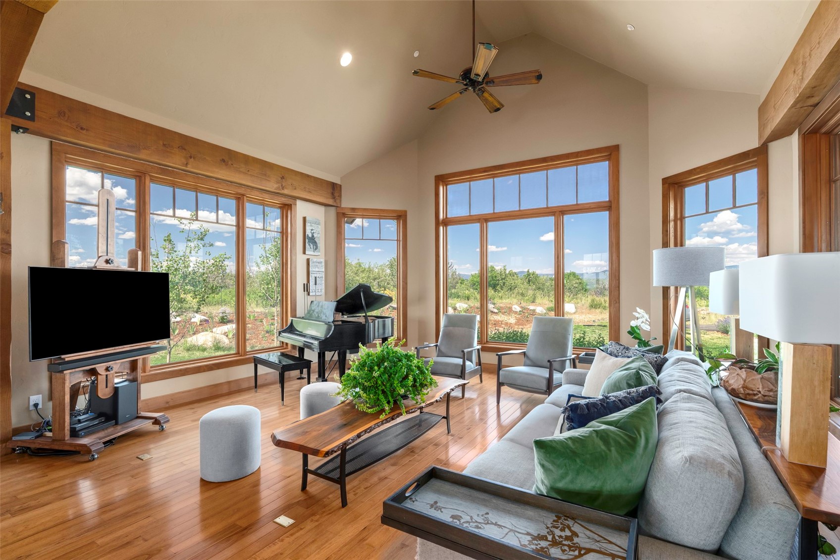 33250 Ravenswood LANE