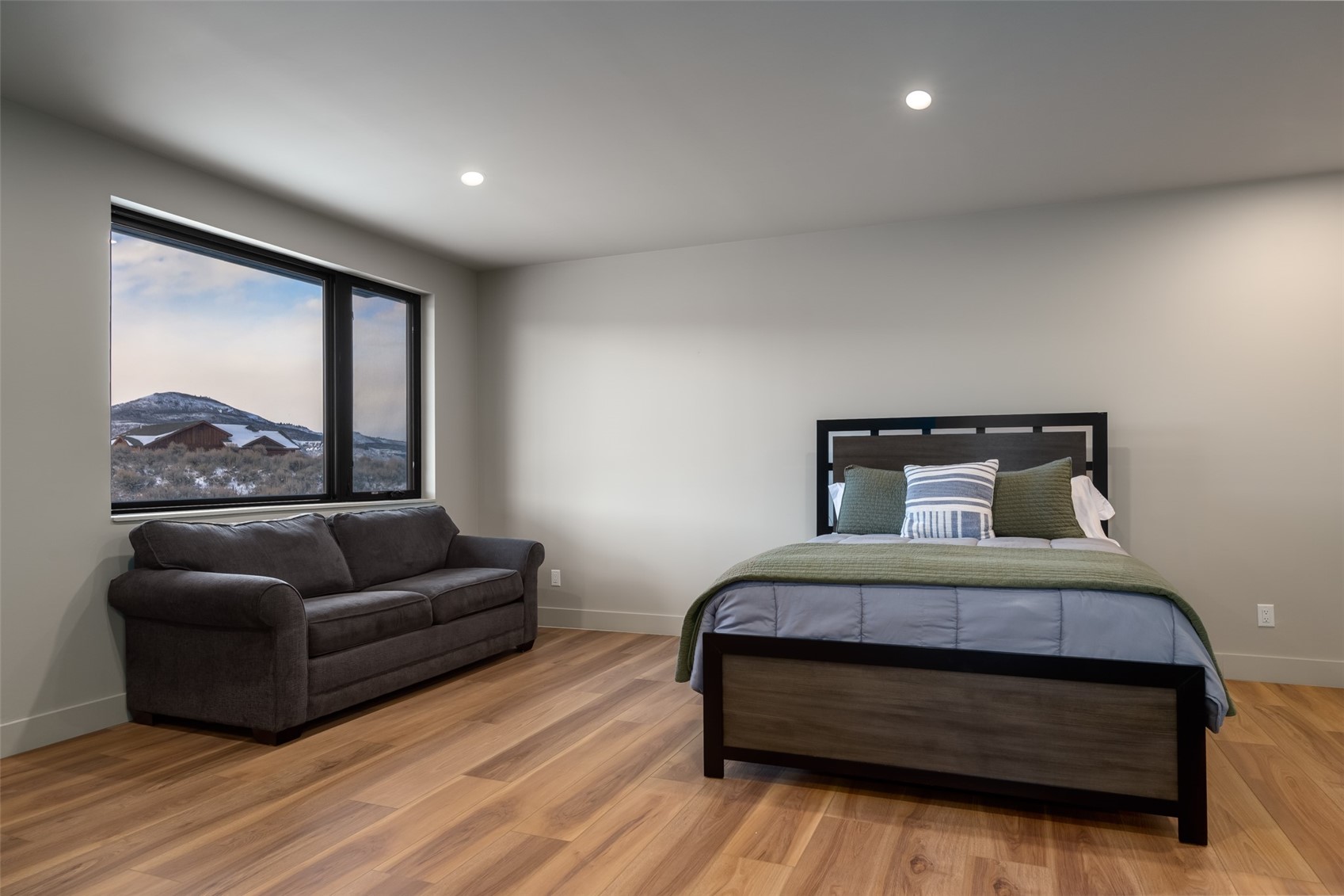 23395 Stageline AVENUE