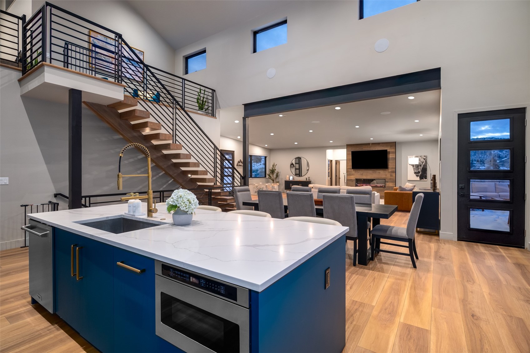 23395 Stageline AVENUE