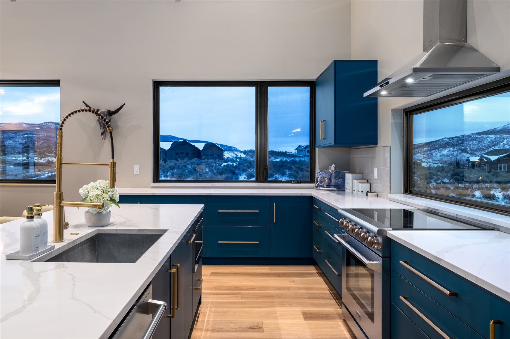 23395 Stageline AVENUE