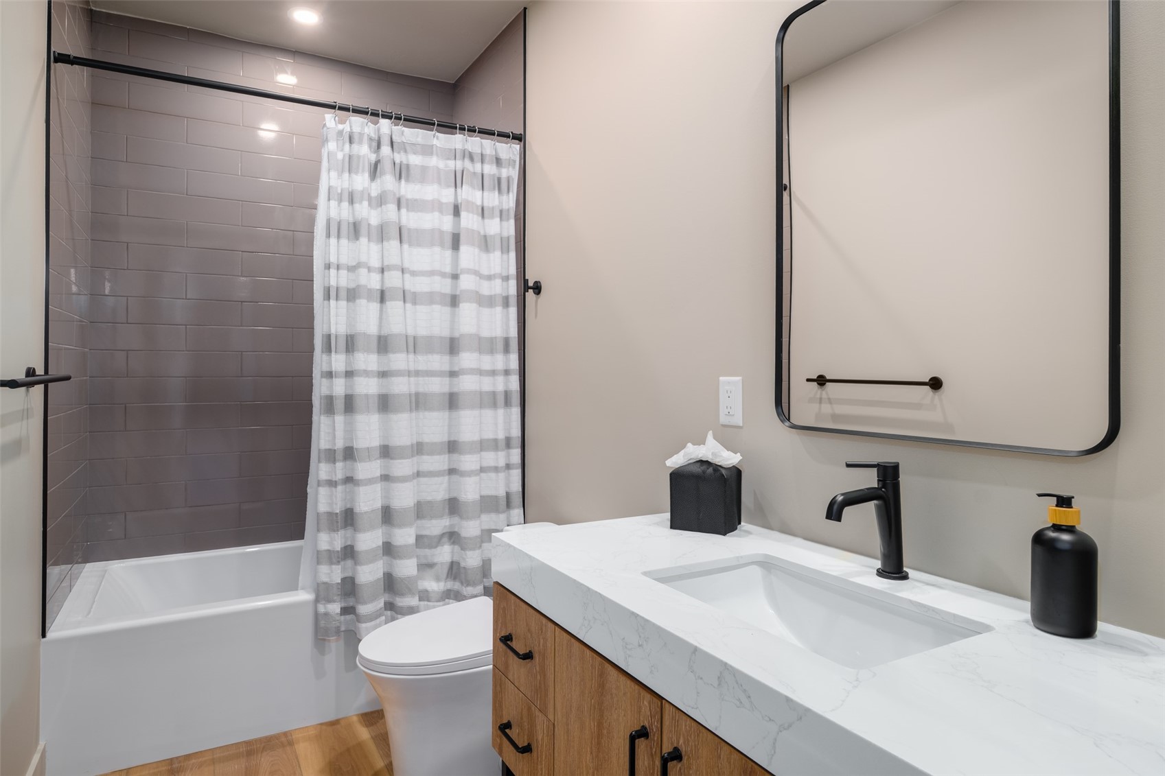 23395 Stageline AVENUE