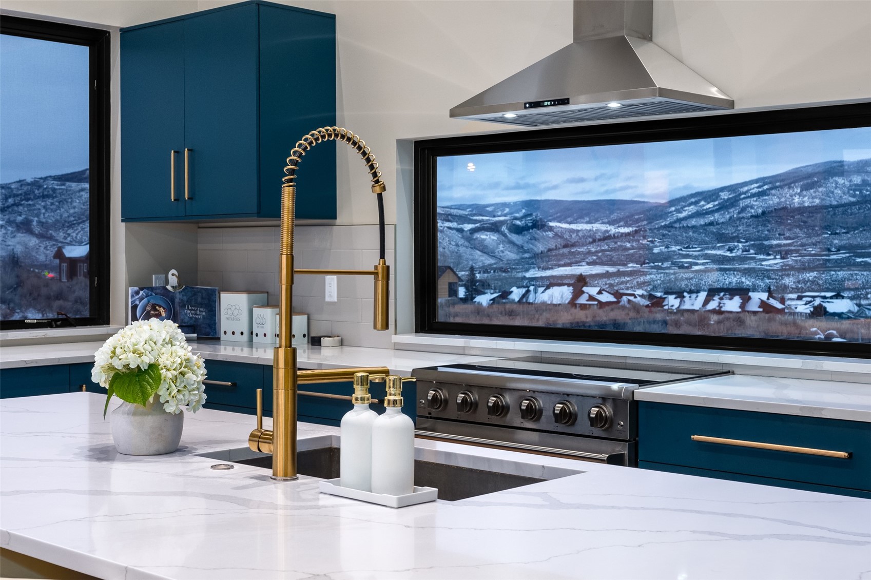 23395 Stageline AVENUE