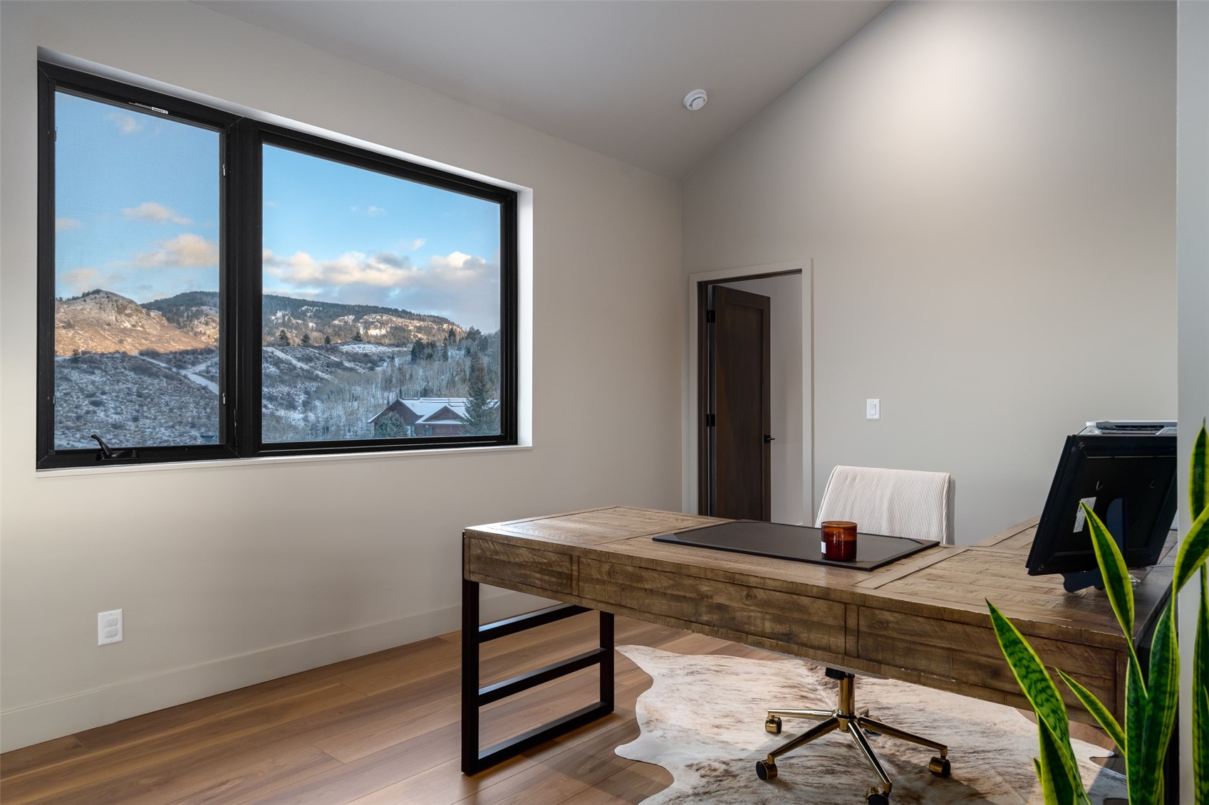 23395 Stageline AVENUE