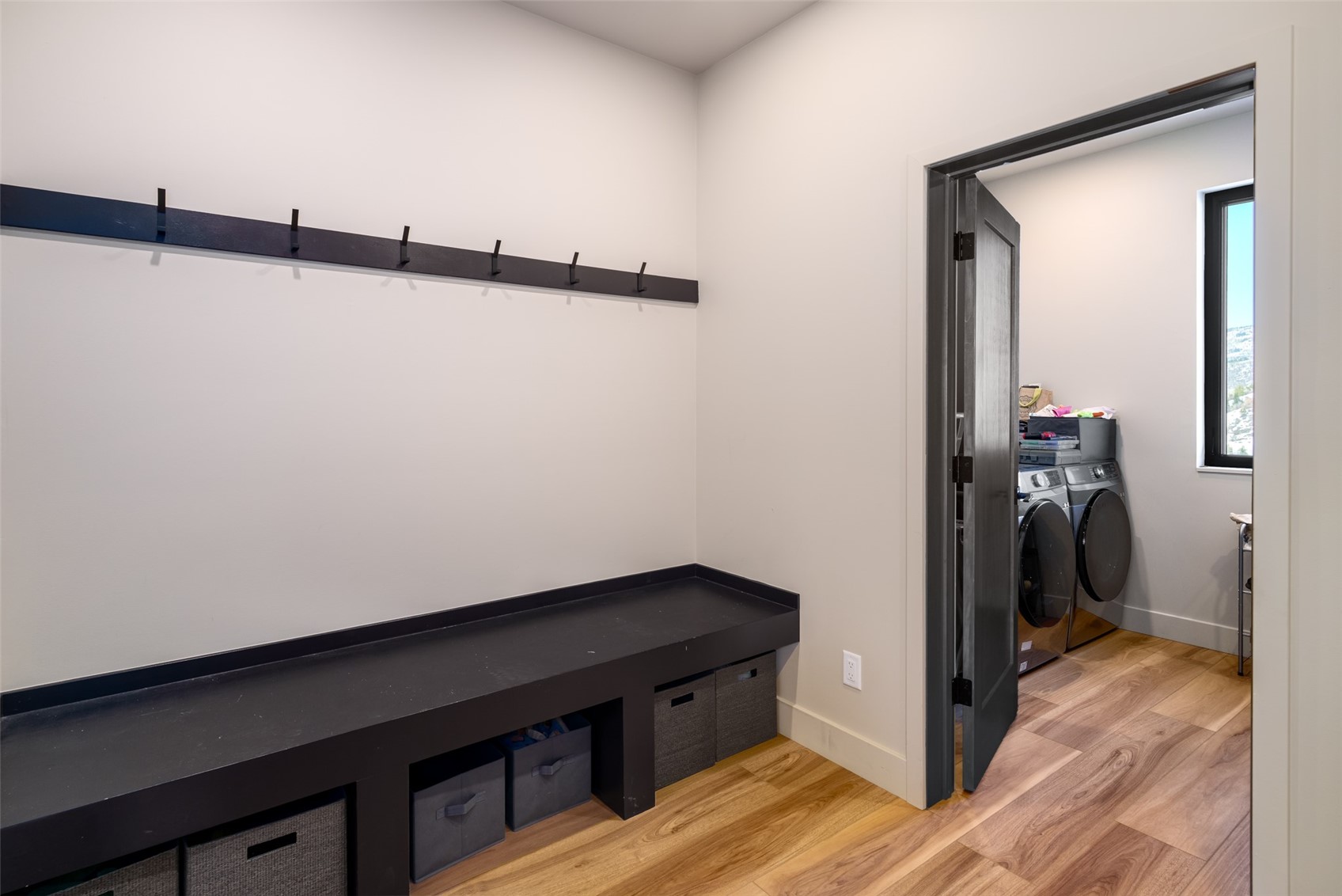 23395 Stageline AVENUE