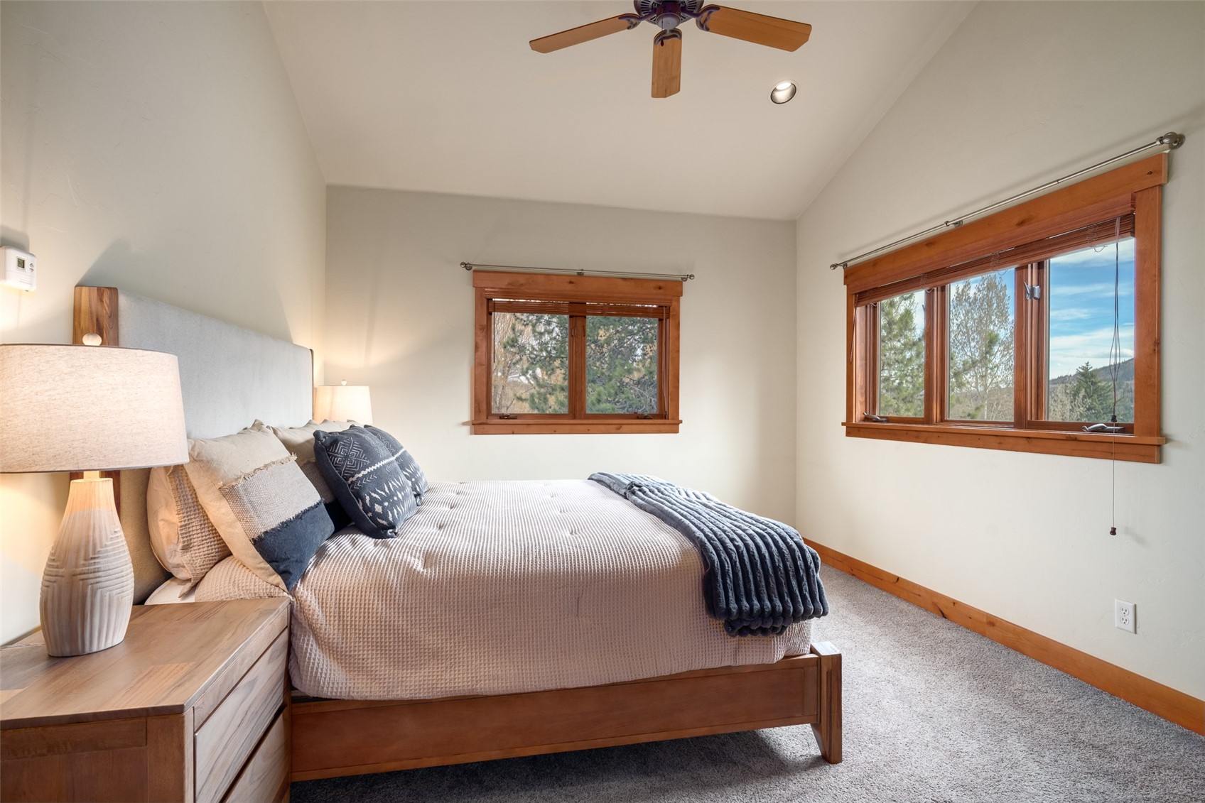 1109 Village LANE