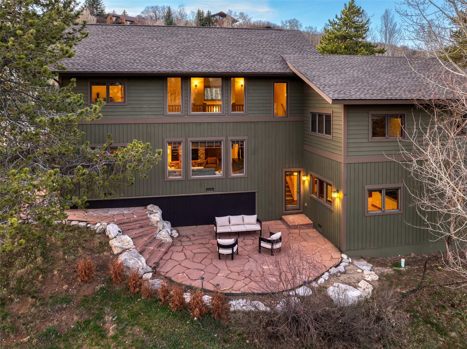 1109 Village LANE