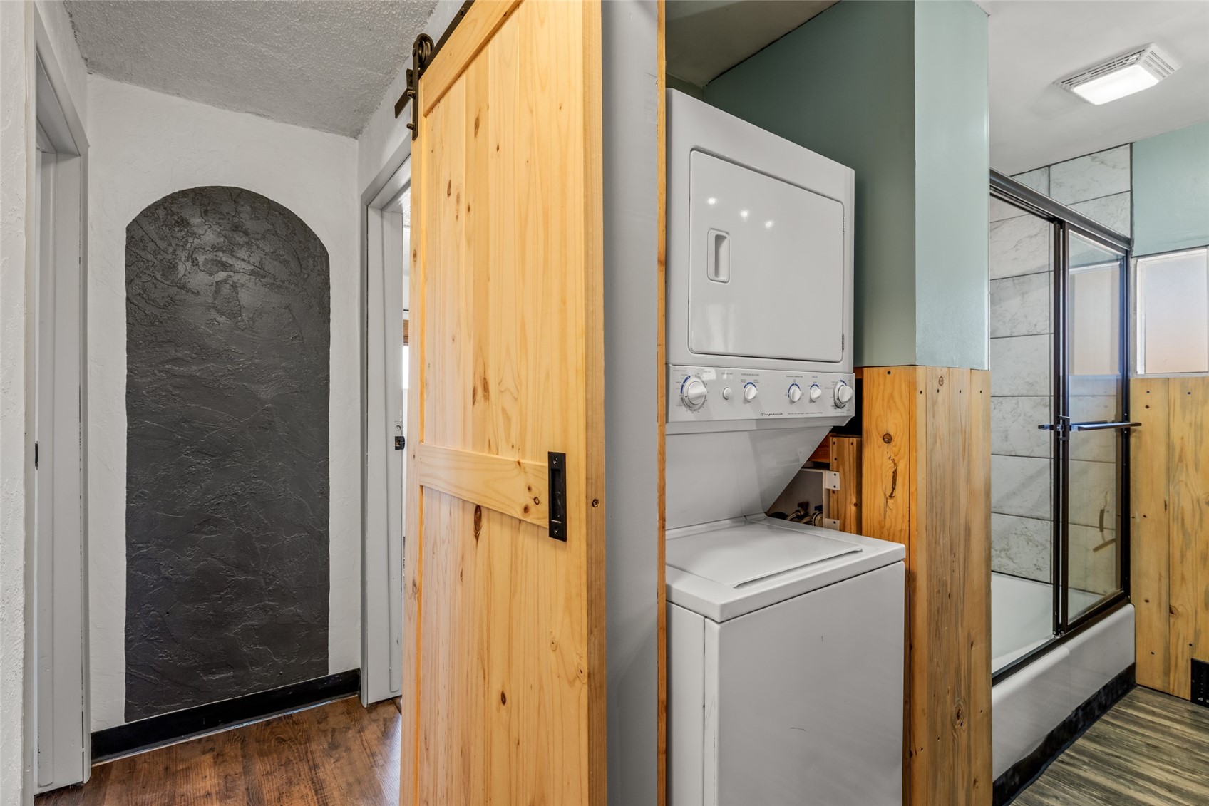 730 W Jefferson AVENUE