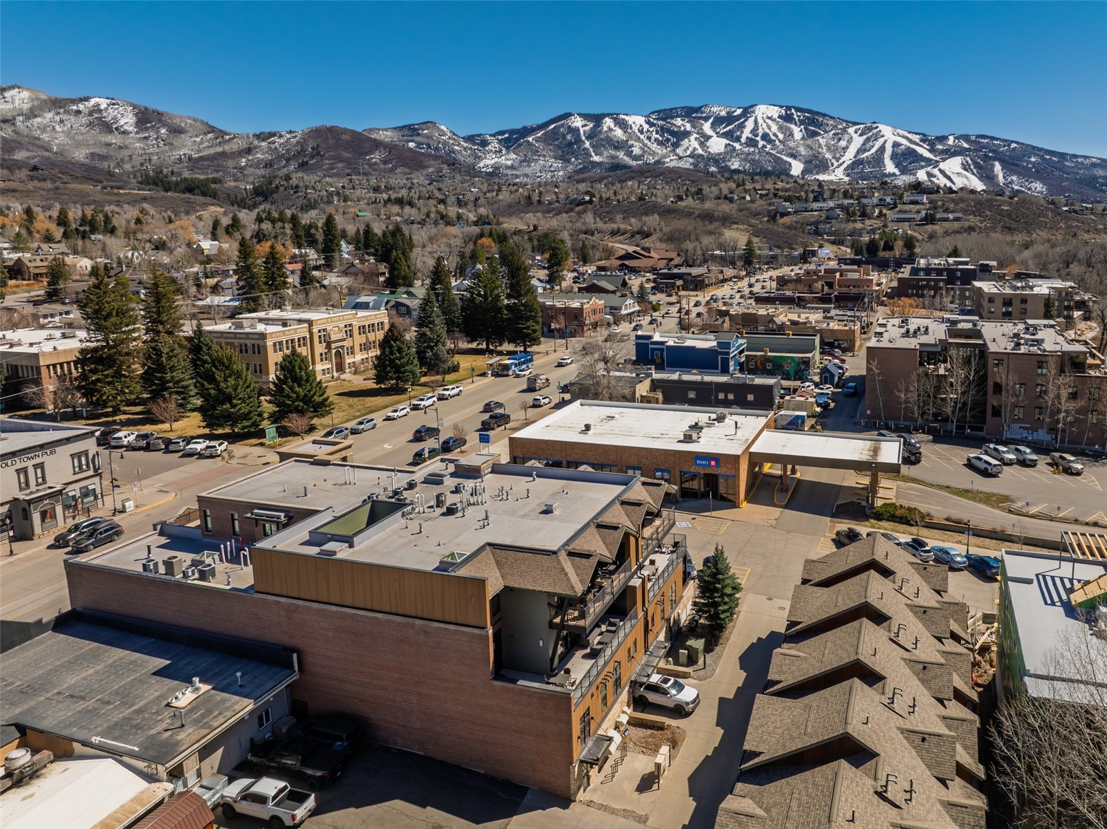 601 Lincoln AVENUE R1A