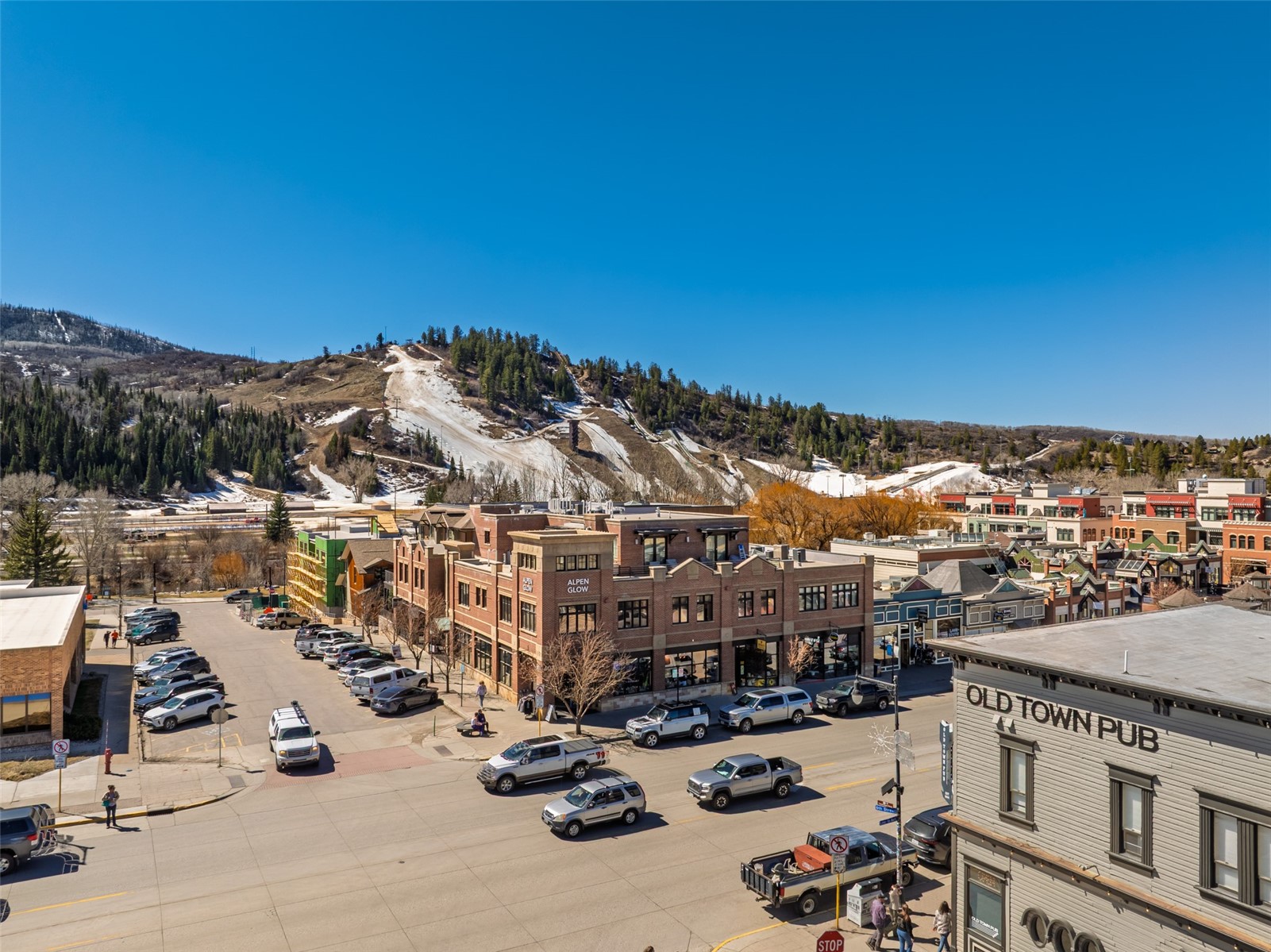 601 Lincoln AVENUE R1A