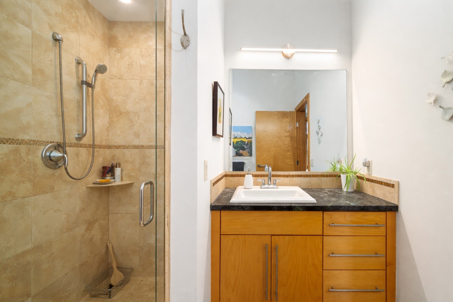 601 Lincoln AVENUE R1A