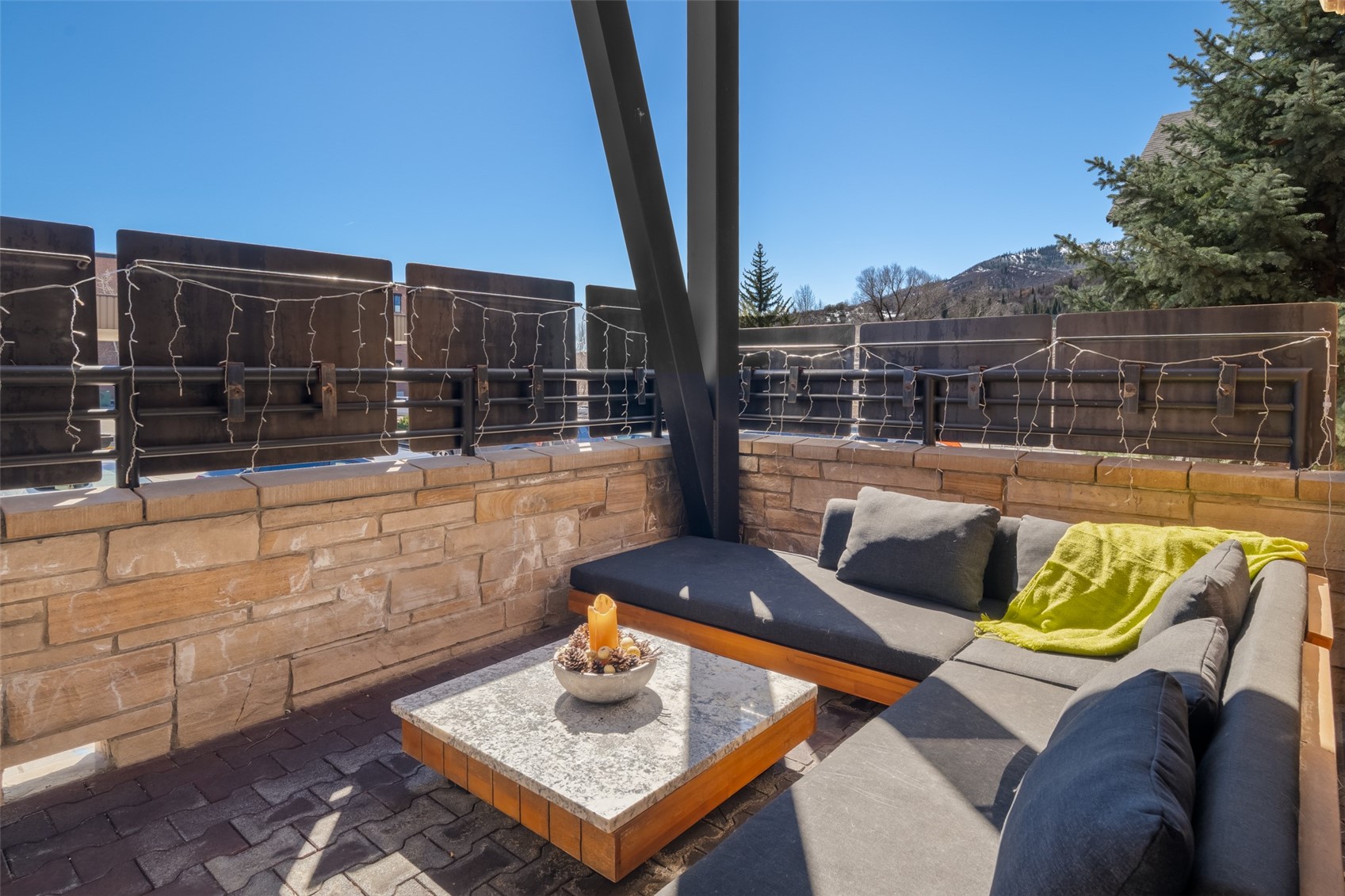 601 Lincoln AVENUE R1A