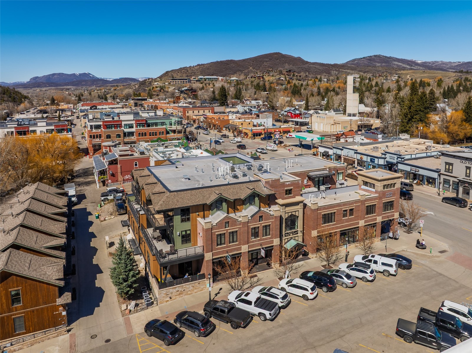 601 Lincoln AVENUE R1A