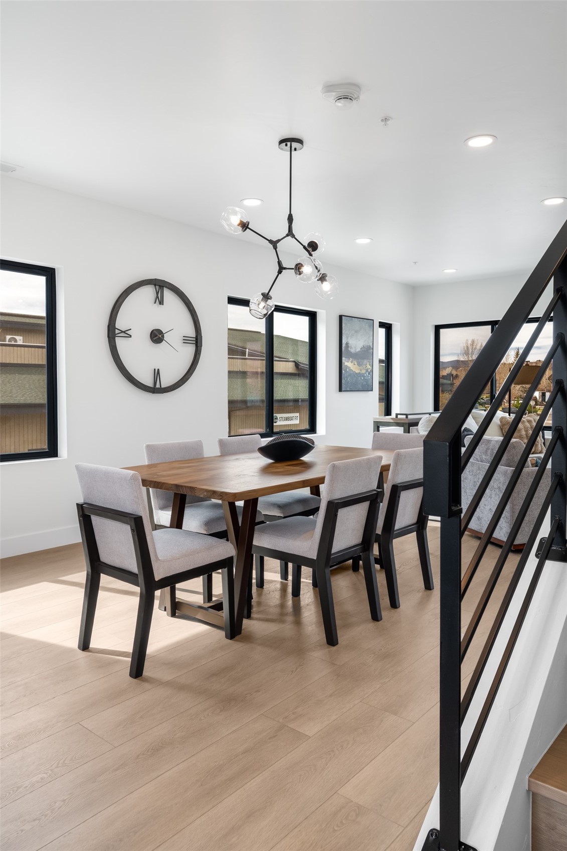 1851 Luna LANE 7