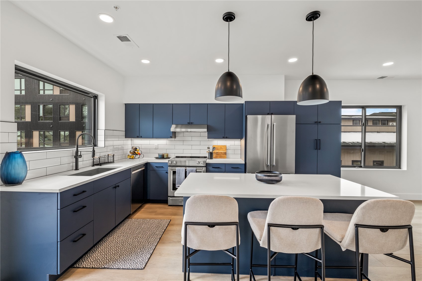 1851 Luna LANE 7