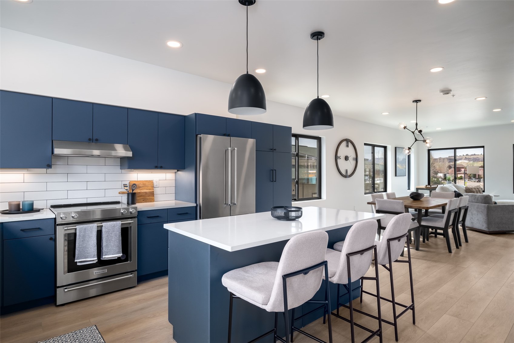 1851 Luna LANE 7