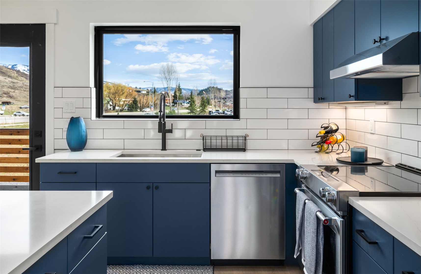 1851 Luna LANE 7