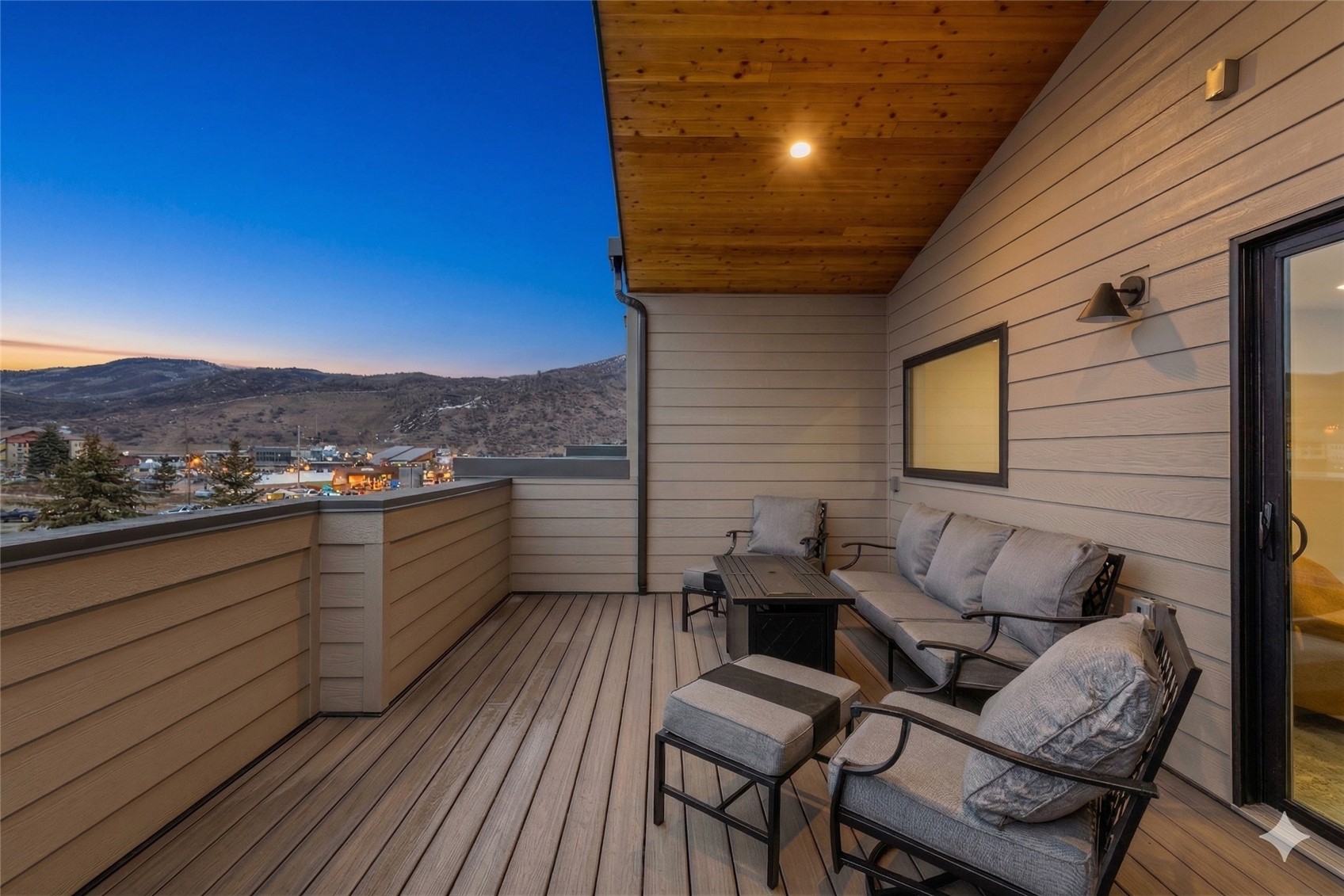 1851 Luna LANE 7